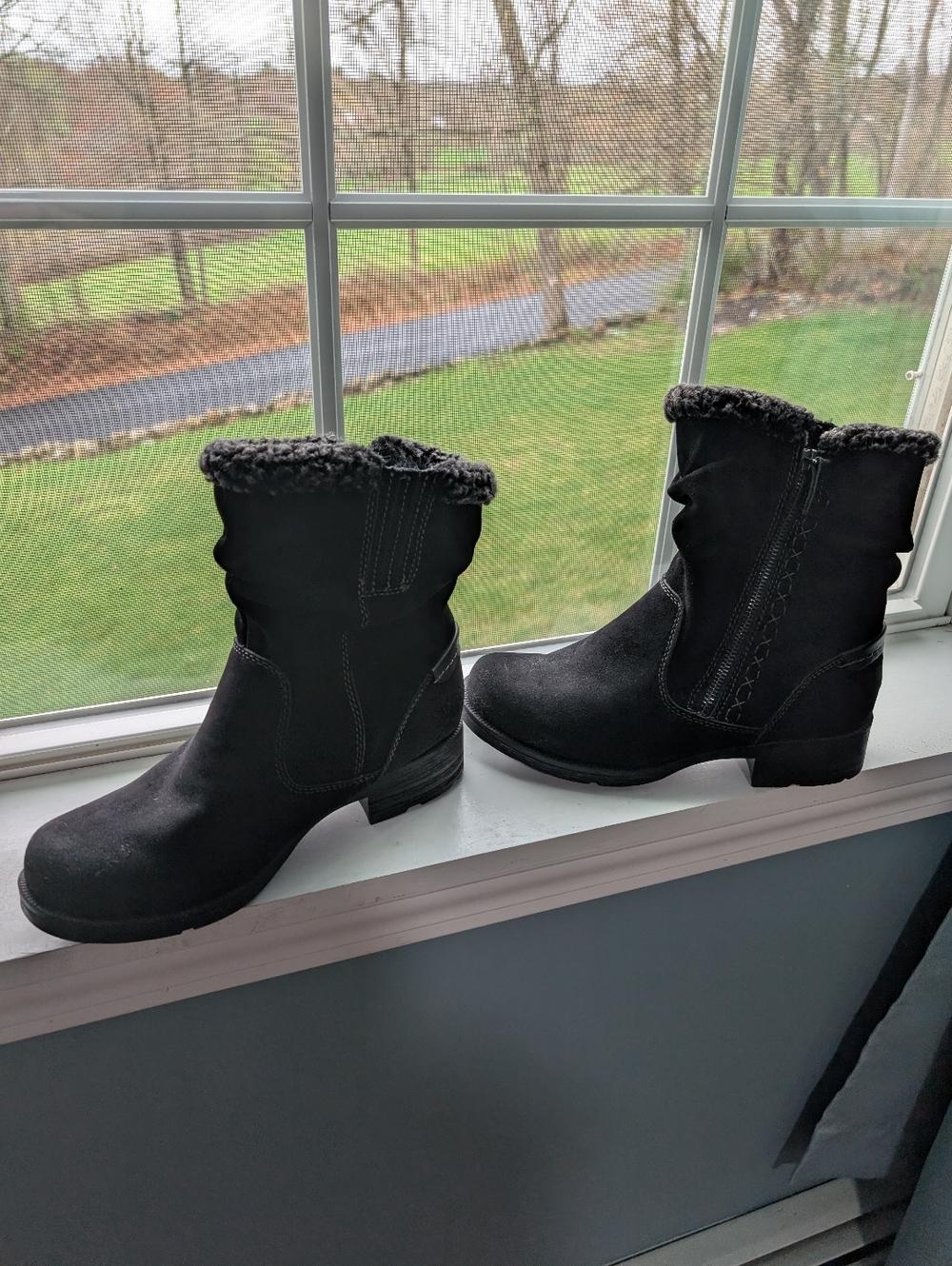 Earth Origins Black Faux Fur Winter Ankle Boots